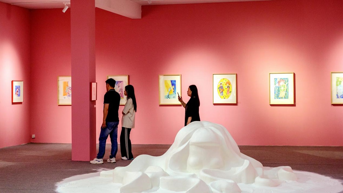 瀋陽紅梅文創園上演「愛之綺旅」：50件藝術作品編織治癒系情感圖譜