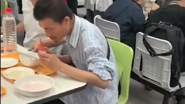 韋東奕就餐遭「貼臉拍攝」 北京網信辦：超5000個賬號被清理