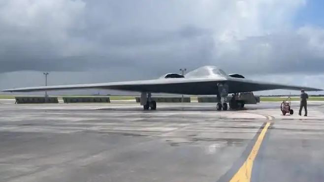 美軍向伊朗核設施發射6枚鑽地彈和30枚「戰斧」導彈