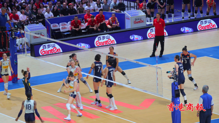【圖集】世界女排聯賽香港站壓軸戲 中國女排力拼0:3負意大利