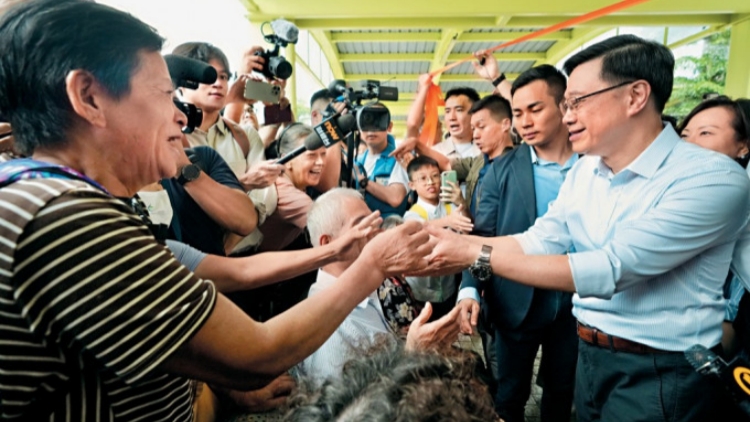 66%香港市民滿意特區政府表現 行政長官滿意度達69%