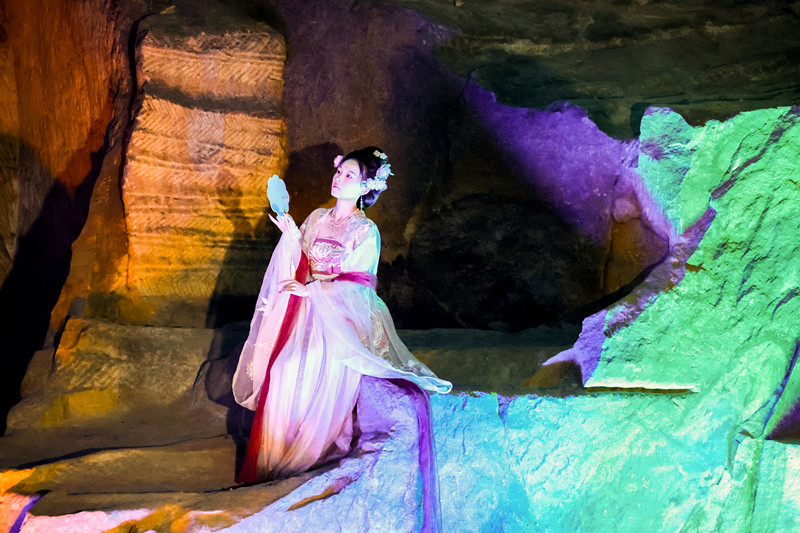 黃山旅遊：2025「花山謎窟杯」攝影大賽採風進行時