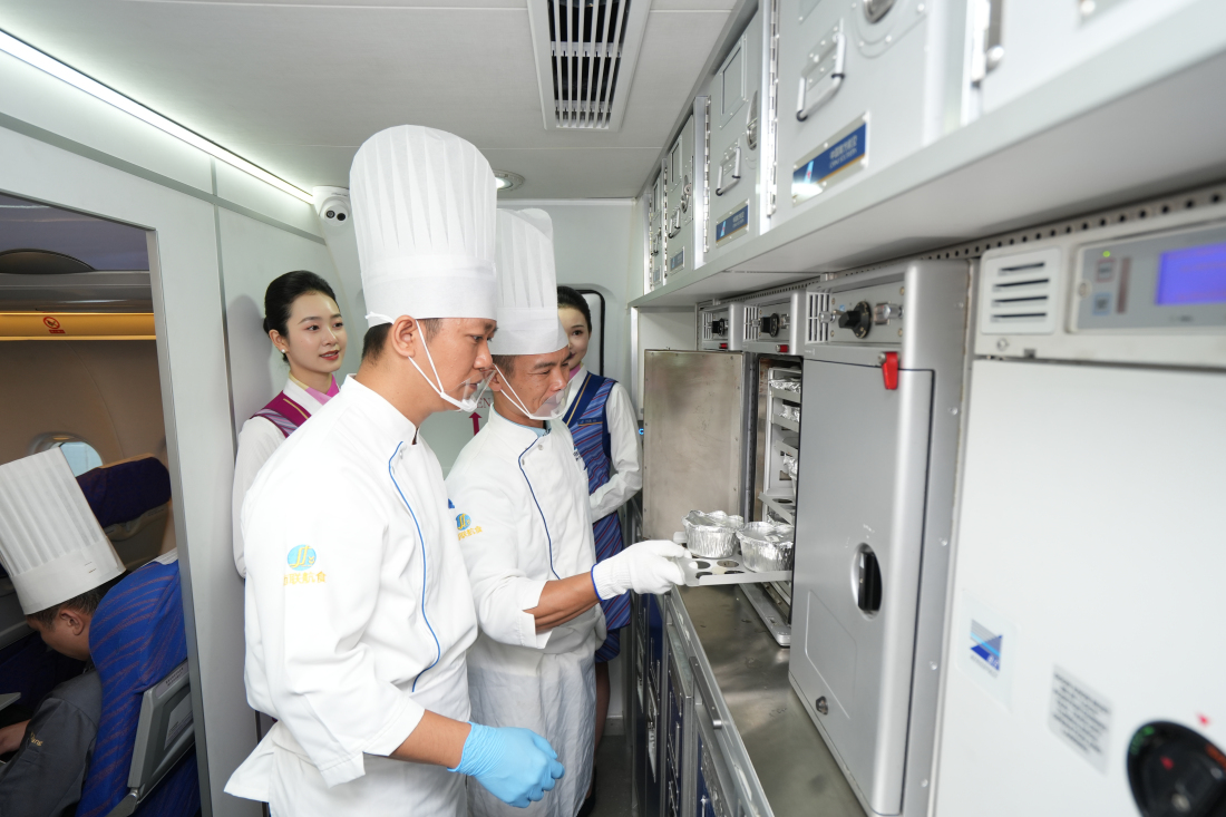 「消失的名菜」即將登上南航航班 南航食品創新啟用國內首個空中餐食模擬艙