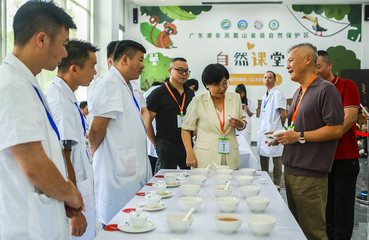 潮安萬峰林場第二屆鳳凰單叢（萬峰生態茶）茶王誕生 茶產業蓬勃發展