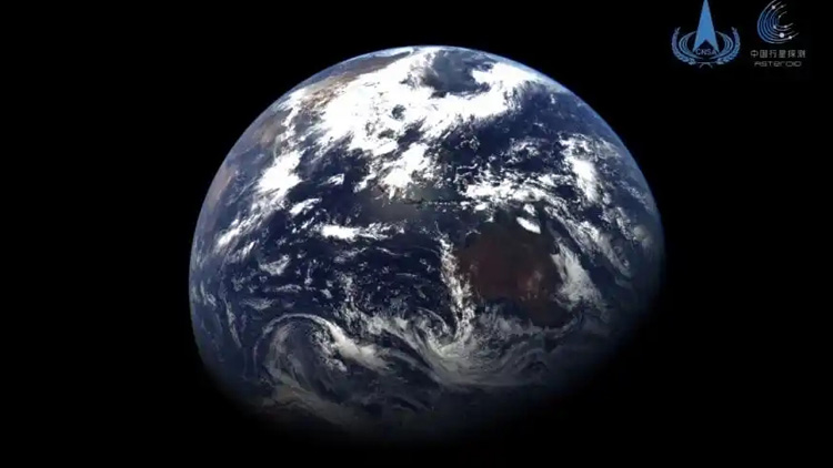 59萬千米外！天問二號拍攝的地月影像圖發布