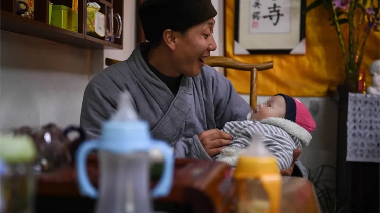 「和尚爸爸」涉嫌詐騙事件調查