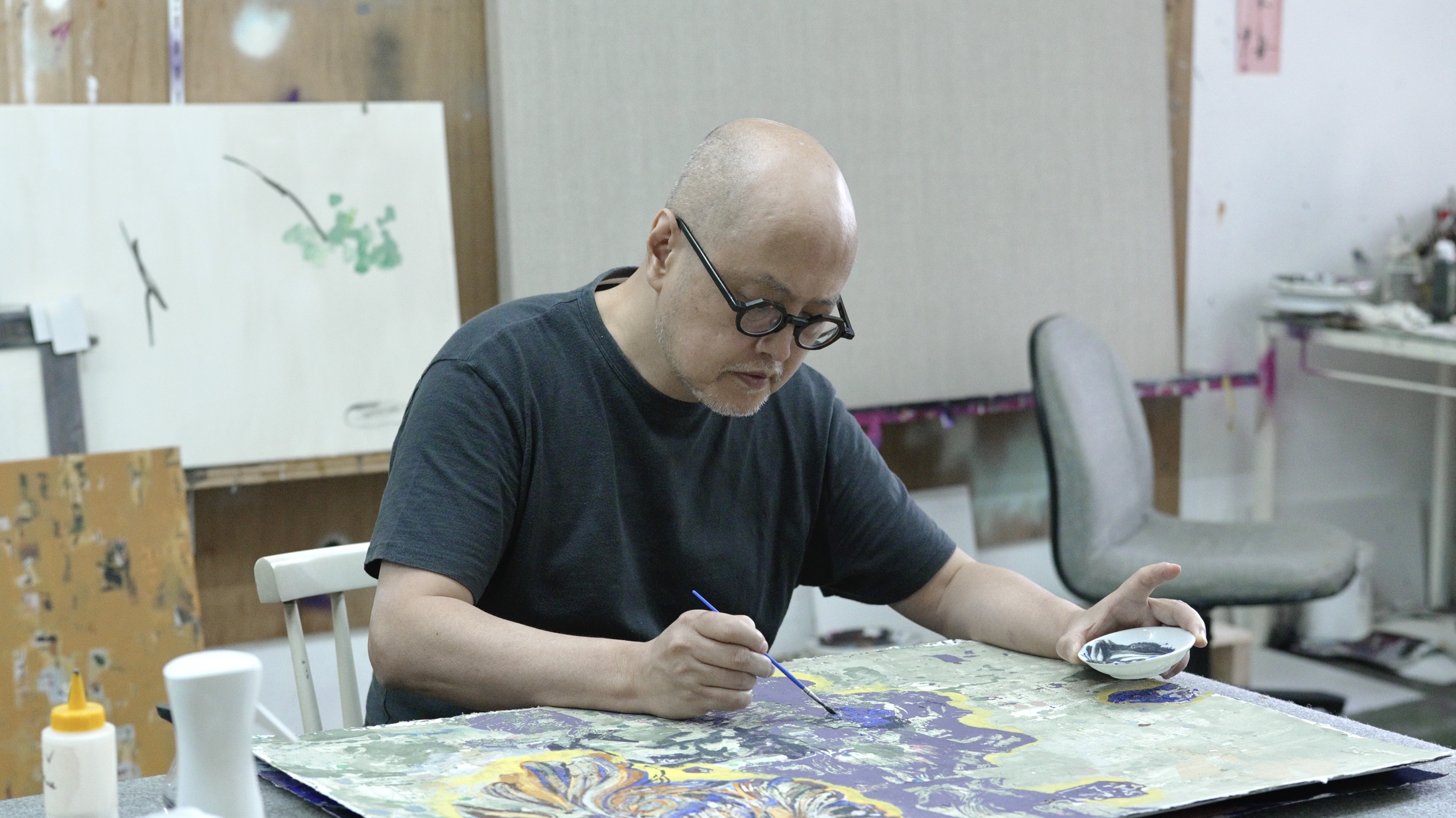 有片｜【幕後/燈起】專訪藝術家陳育強 帶你逃離現實