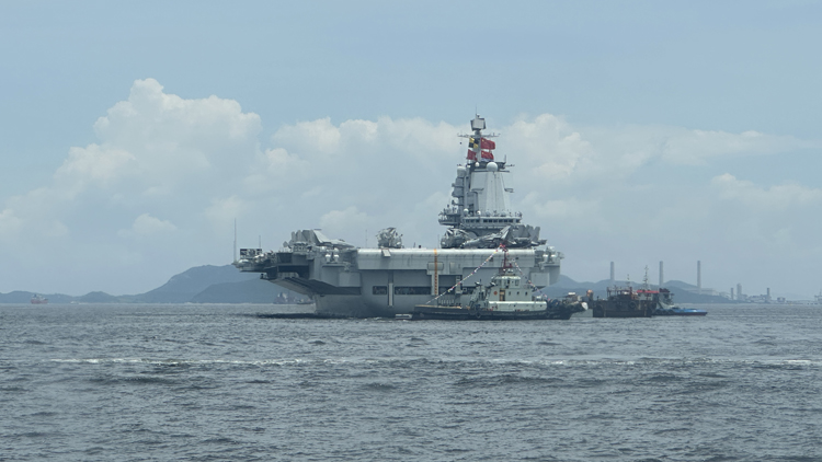 有片丨【木子手記】登上山東艦 累並興奮着