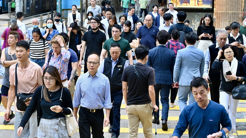 積金局：股票基金過去一年賺近兩成