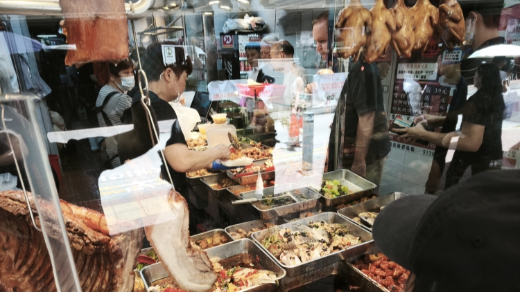 街頭兩餸飯生意紅火 4年間激增115%