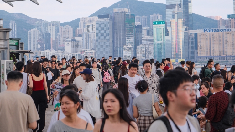 天文台：一號風球維持 改發更高信號機會甚低