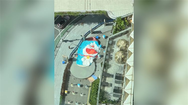 廣州巨型「機器貓」倒塌