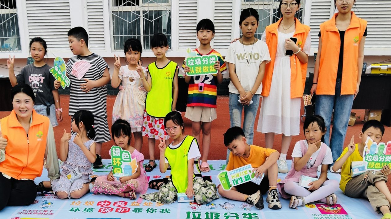 四川梓潼：童心築夢石香台 共繪幸福新圖景