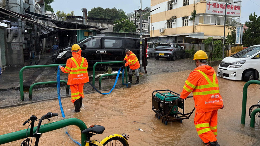 渠務署確認5宗水浸個案 派遣逾百隊人員清理及巡查