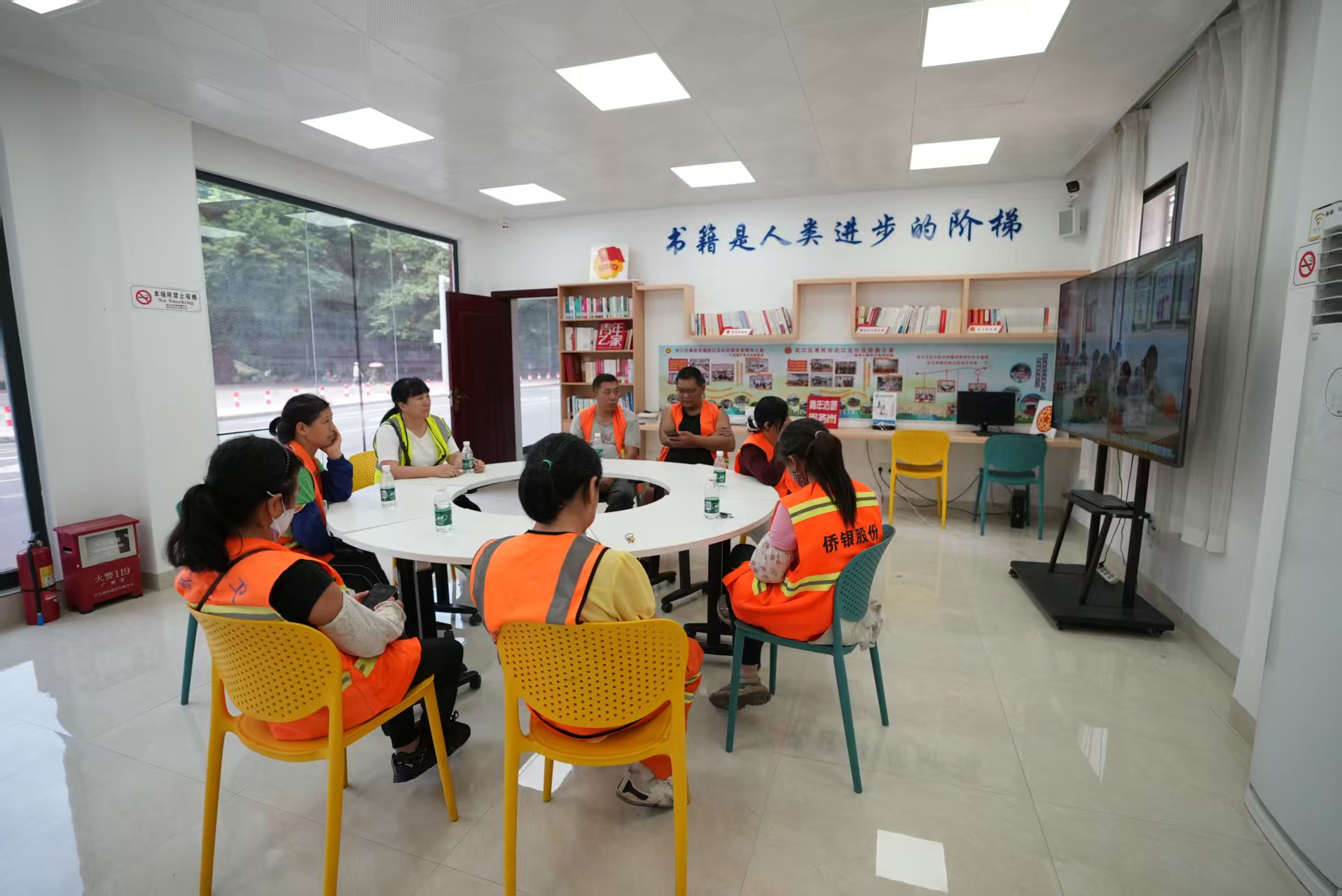 粵北武江區86「愛心驛站」成酷暑港灣戶外工享清涼關懷