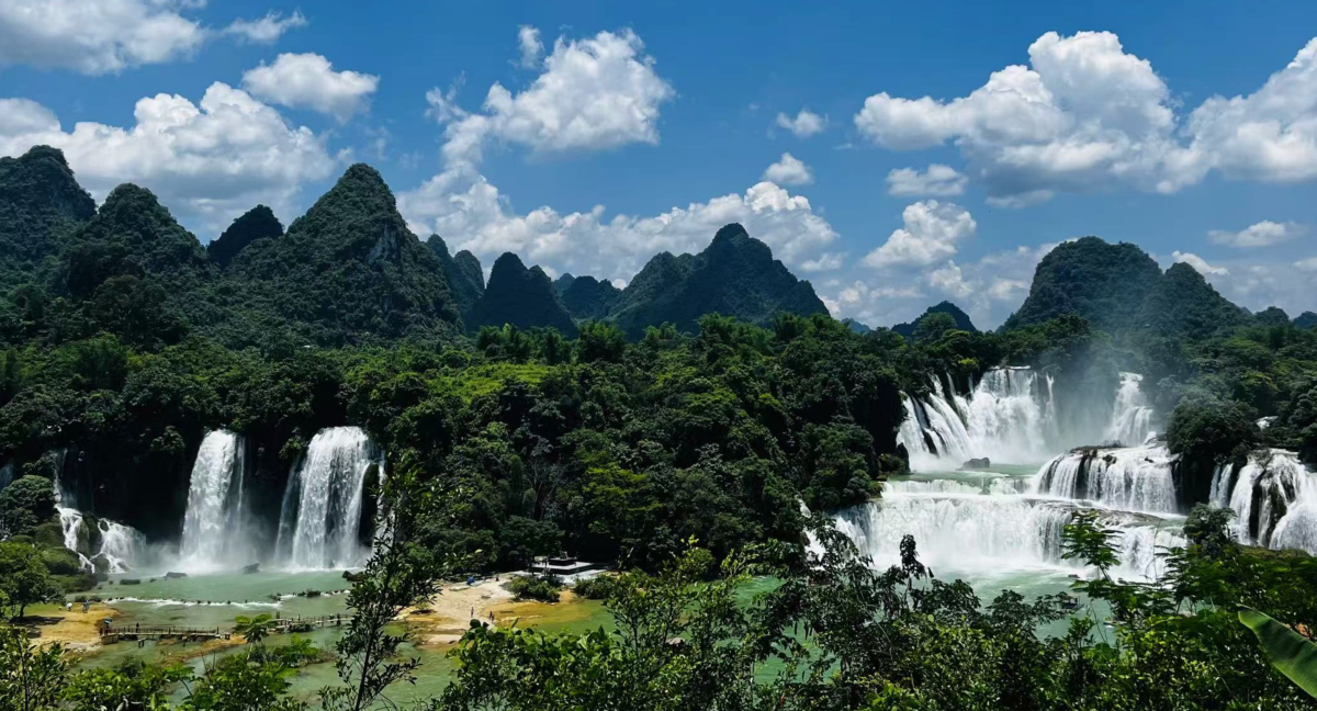 2025清涼暑期德天跨國觀瀑節啟幕沉浸式中越風情引客來