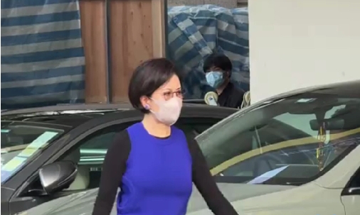 有片丨陳慧琳媽媽現身紅館 撐女兒演唱會