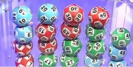 今晚第077期六合彩頭獎1注獨中