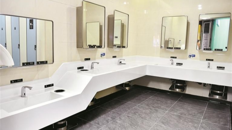 深圳首個地鐵廁所設計示範項目落地 男女廁位比例提升至1：1.63