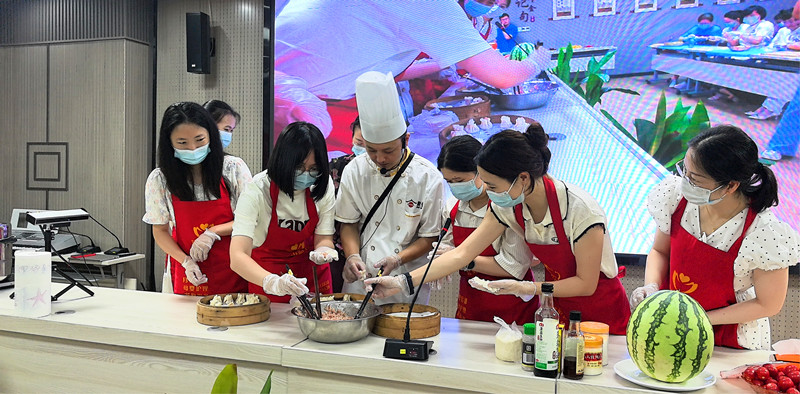 皖屯溪區：家政服務融鄰里 巧手共品幸福味