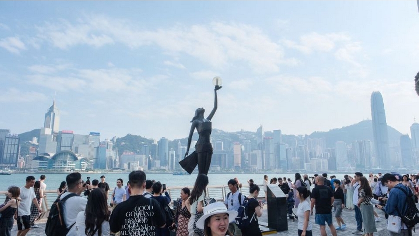 渣打料今年港經濟增長2.2% 港匯續弱 樓價未有反彈條件