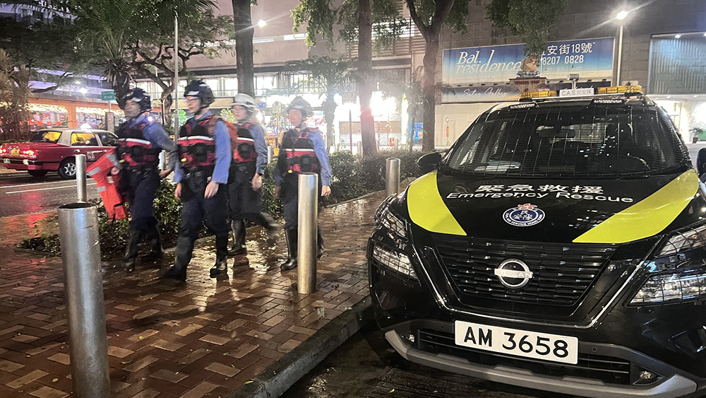 民安隊增加水災拯救隊超前準備風暴中待命