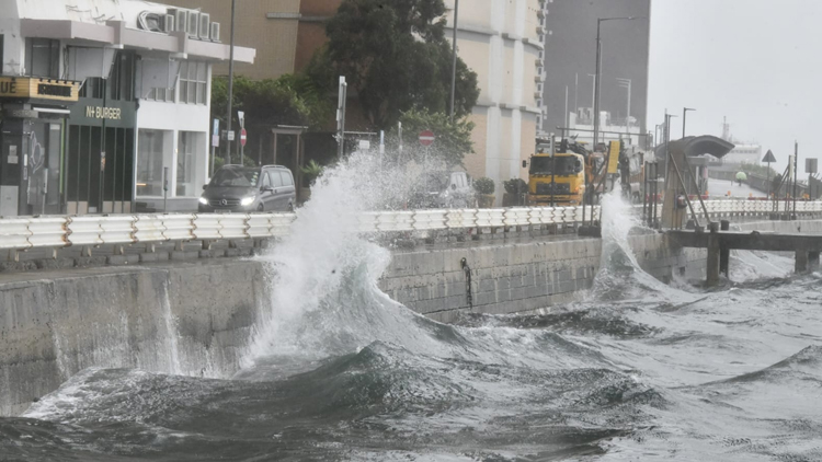 天文台發出黃色暴雨警告信號