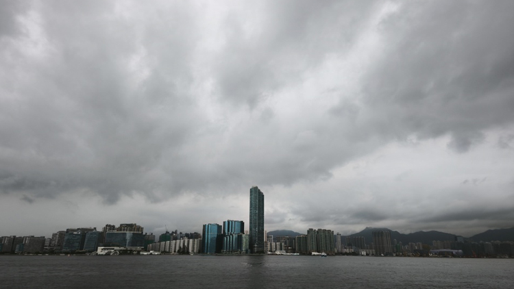 天文台發出紅色暴雨警告信號