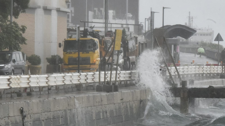 天文台：考慮在晚上7時至9時改發3號強風信號
