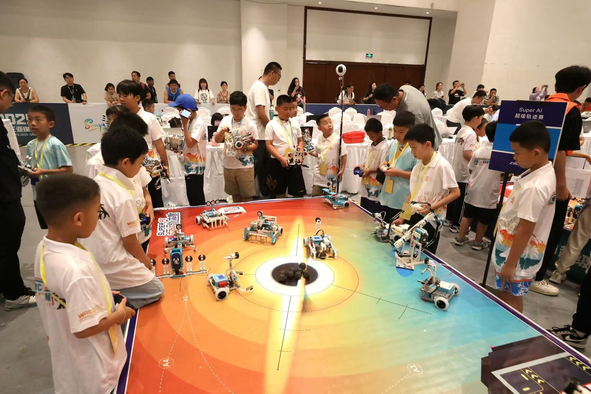 2025世界機器人大賽三亞錦標賽開幕 萬人角逐科創桂冠