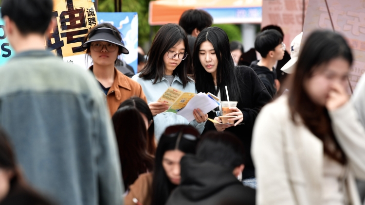 上半年全國城鎮新增就業695萬人