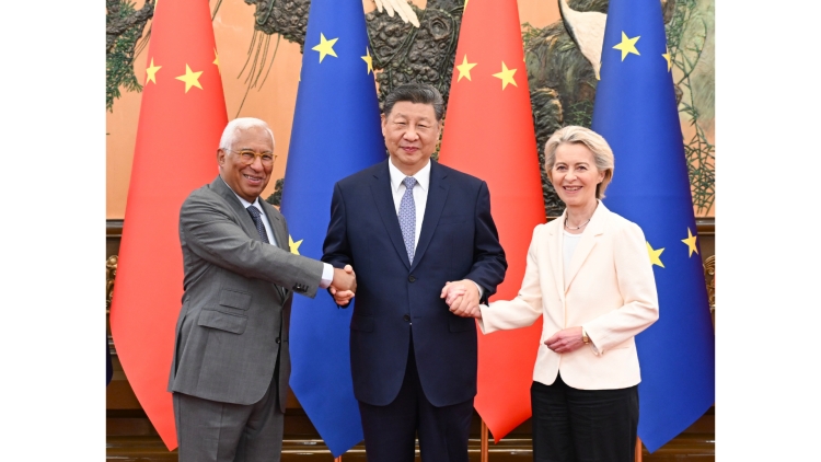 習近平會見歐洲理事會主席科斯塔、歐盟委員會主席馮德萊恩