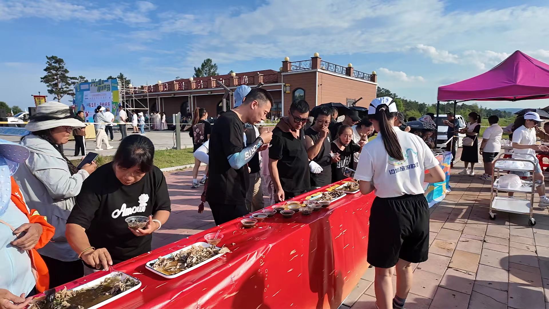 呼瑪界江美食月啟幕：「武俠菜」「長壽菜」雙劍合璧20道珍饈C位出江湖迎天下客