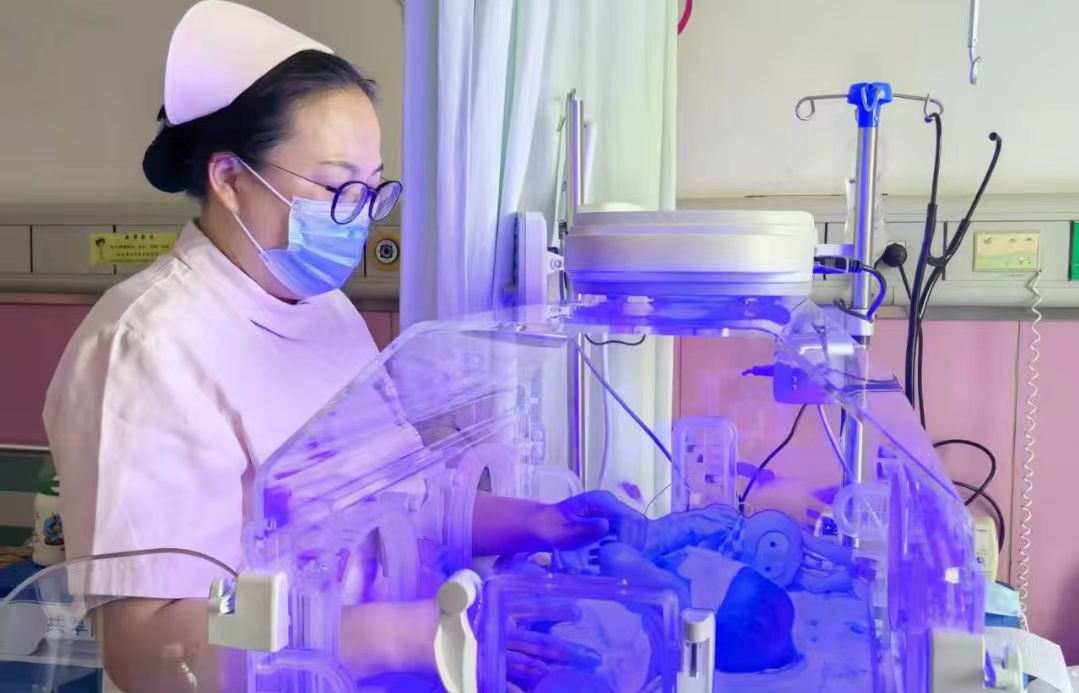 山西省煤炭中心醫院：生命至上顯擔當 醫護急救黃疸新生兒