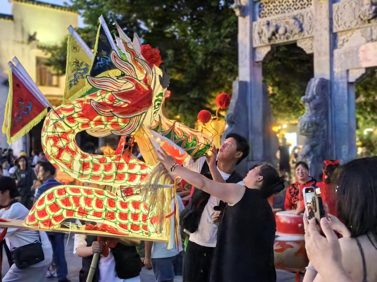 皖黟縣：非遺為筆繪就文明村鎮之「西遞畫卷」