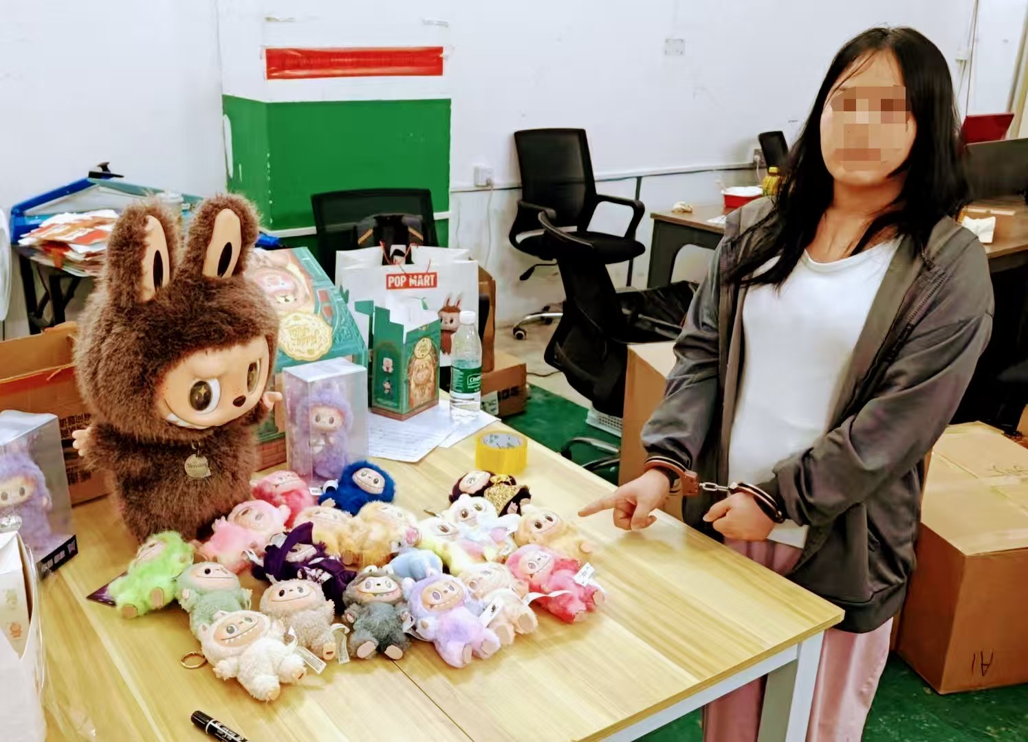 滬警方搗毀銷售「潮玩」假玩具犯罪團夥涉金超1200萬元