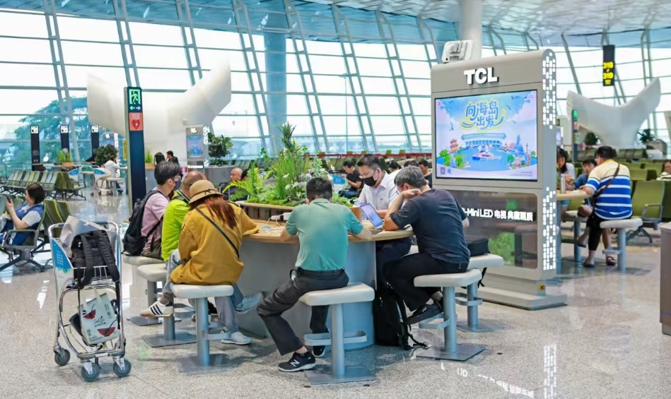 設施煥新+服務開掛！旅客跨境出遊「爽感拉滿」 深圳機場持續提升國際航班旅客服務體驗