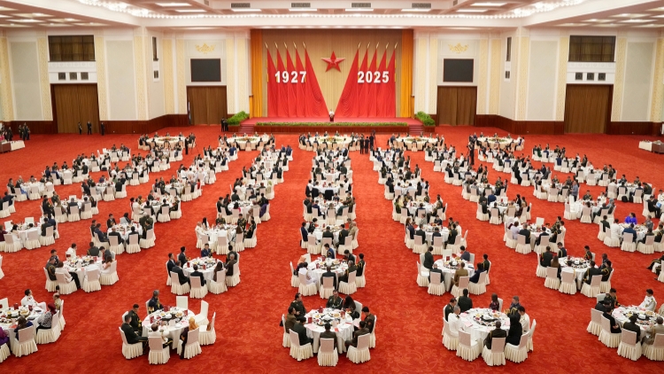 國防部舉辦盛大招待會 熱烈慶祝中國人民解放軍建軍98周年