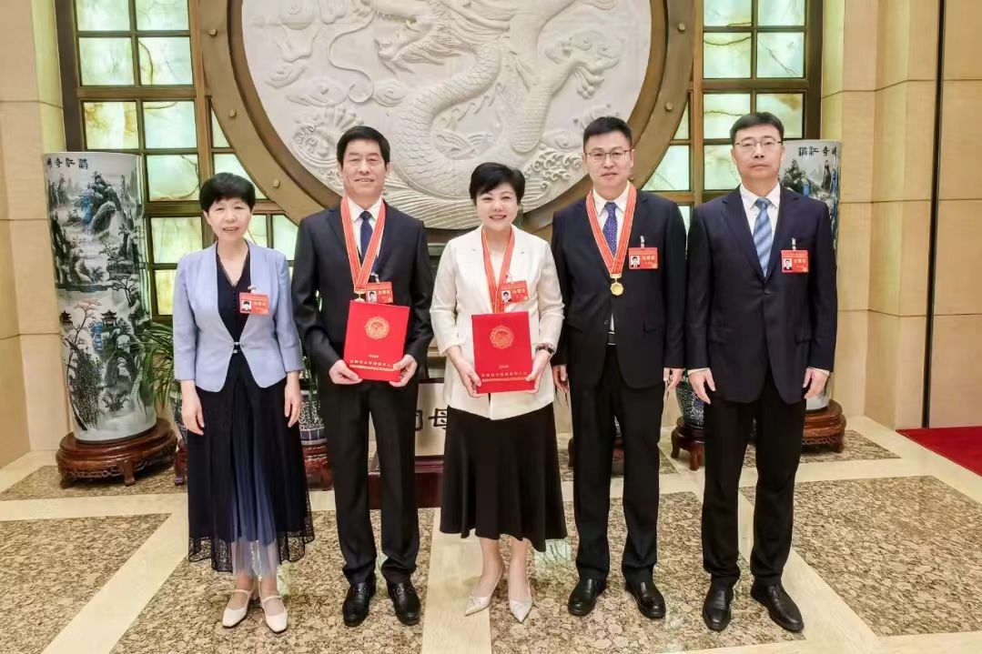 山西三名民營企業家榮獲「優秀中國特色社會主義事業建設者」稱號
