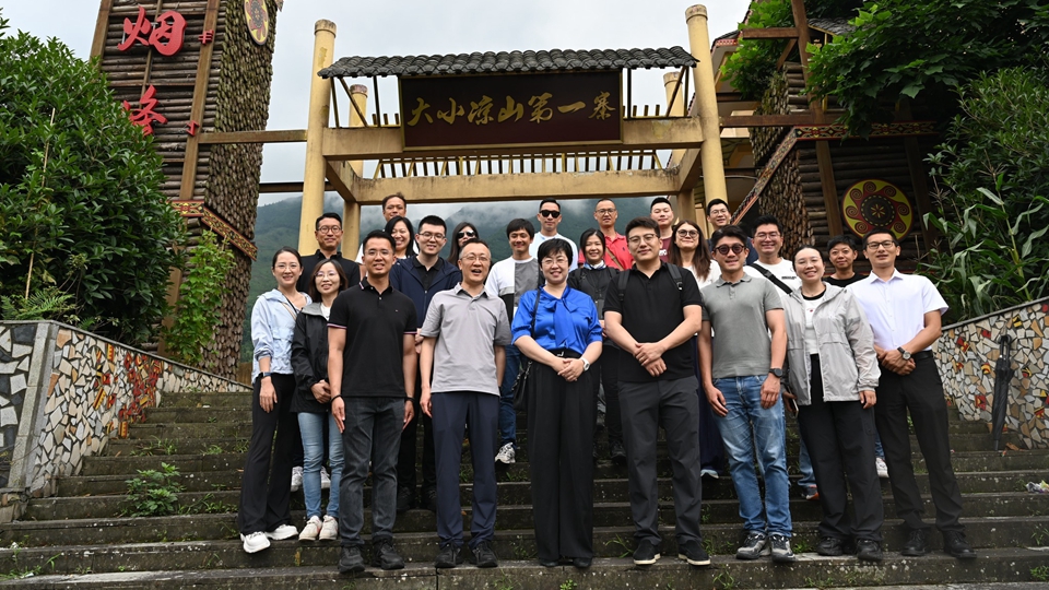 楊何蓓茵：冀到北大修讀公共管理碩士公務員能融匯貫通 為市民做實事謀福祉