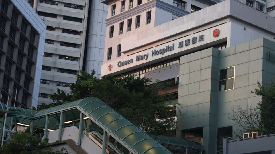 瑪麗醫院：急症室對開的水浸積水已疏導 受影響路面已重開