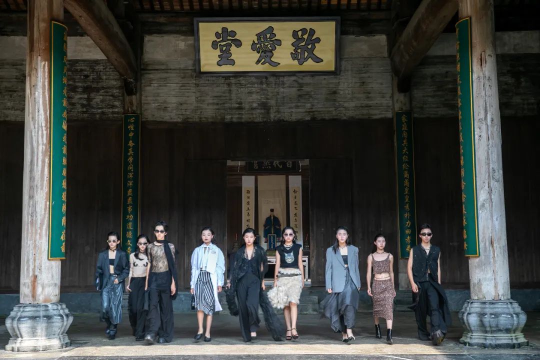 西遞少兒時裝周成功舉辦  皖黟縣打造「古村落+新體驗」特色IP