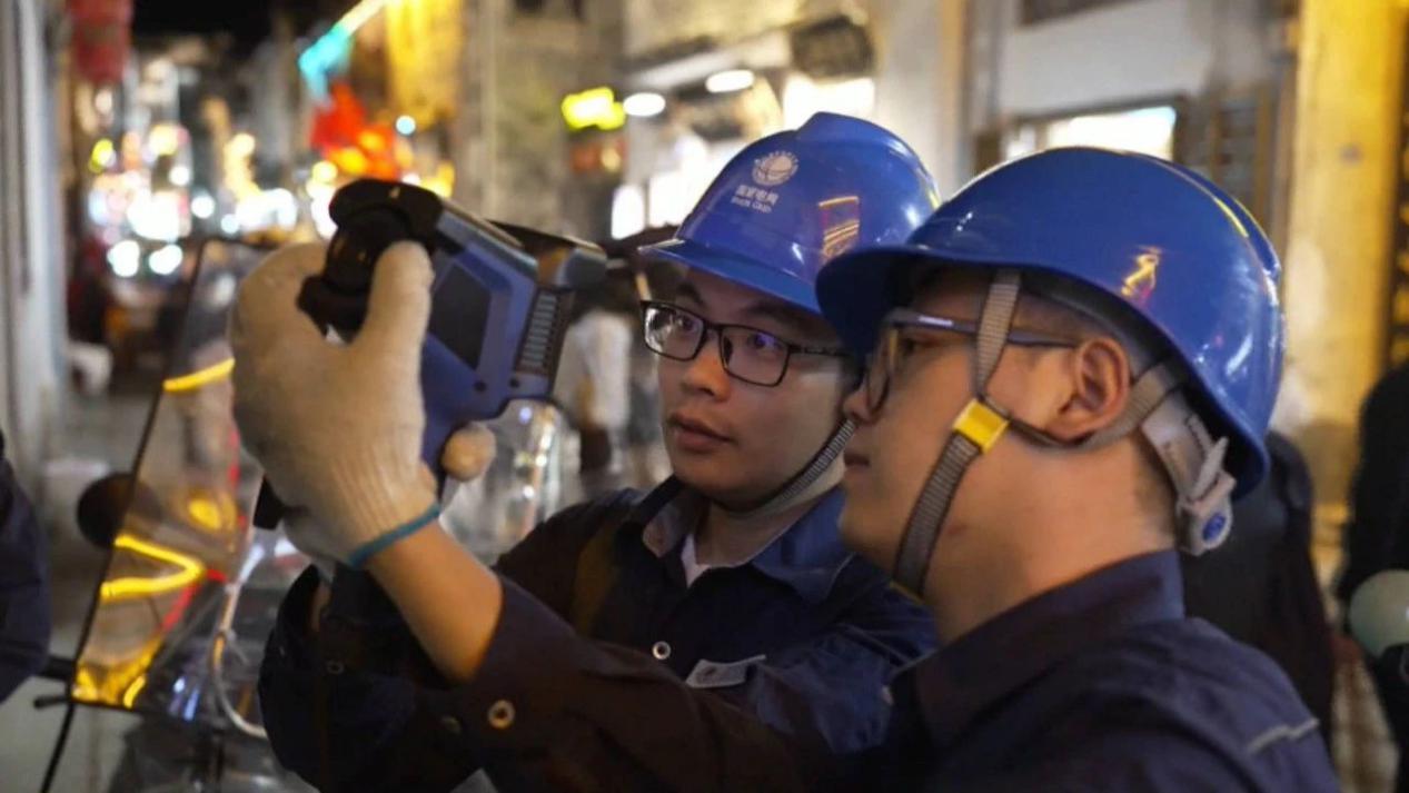 「日查+夜巡」迎峰度夏戰酷暑  皖黟縣全方位保障電力「滿格供應」