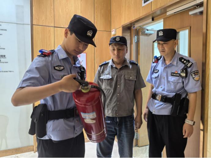 冰城公安全方位織密安全防線 護快樂暑期安全一夏