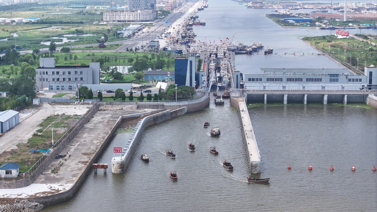 江蘇如東：黃海「小開漁」 200餘艘漁船向海「爭鮮」