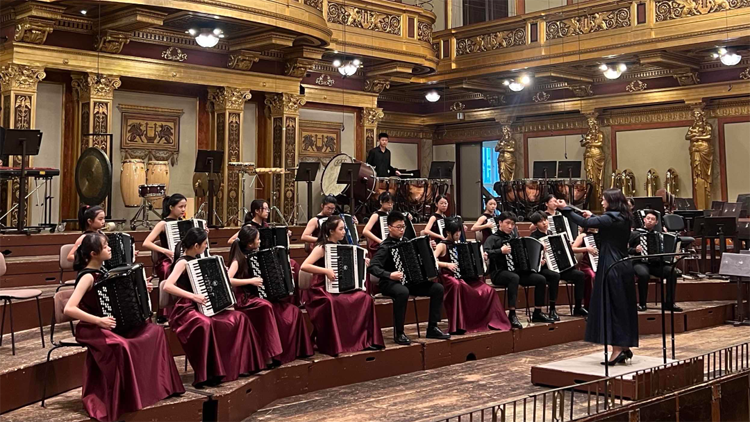 深圳青年手風琴樂團維也納奏響中國強音 摘得雙料殊榮