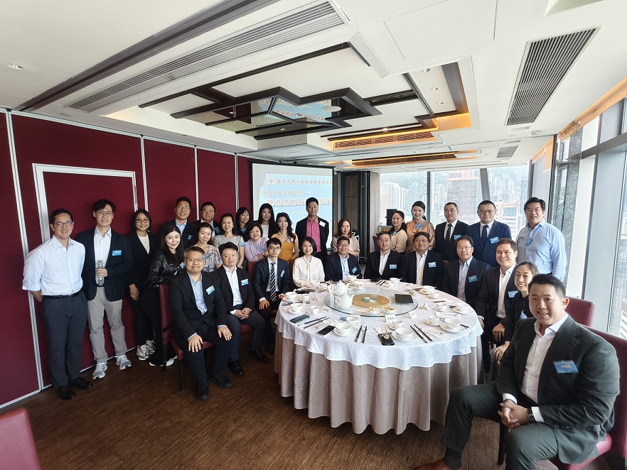 陳百里與僑青午餐交流　分享香港經貿策略