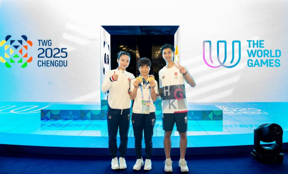 有片丨楊頌熹沈曉榆齊奪金 港隊武術教練耿曉靈畀100分