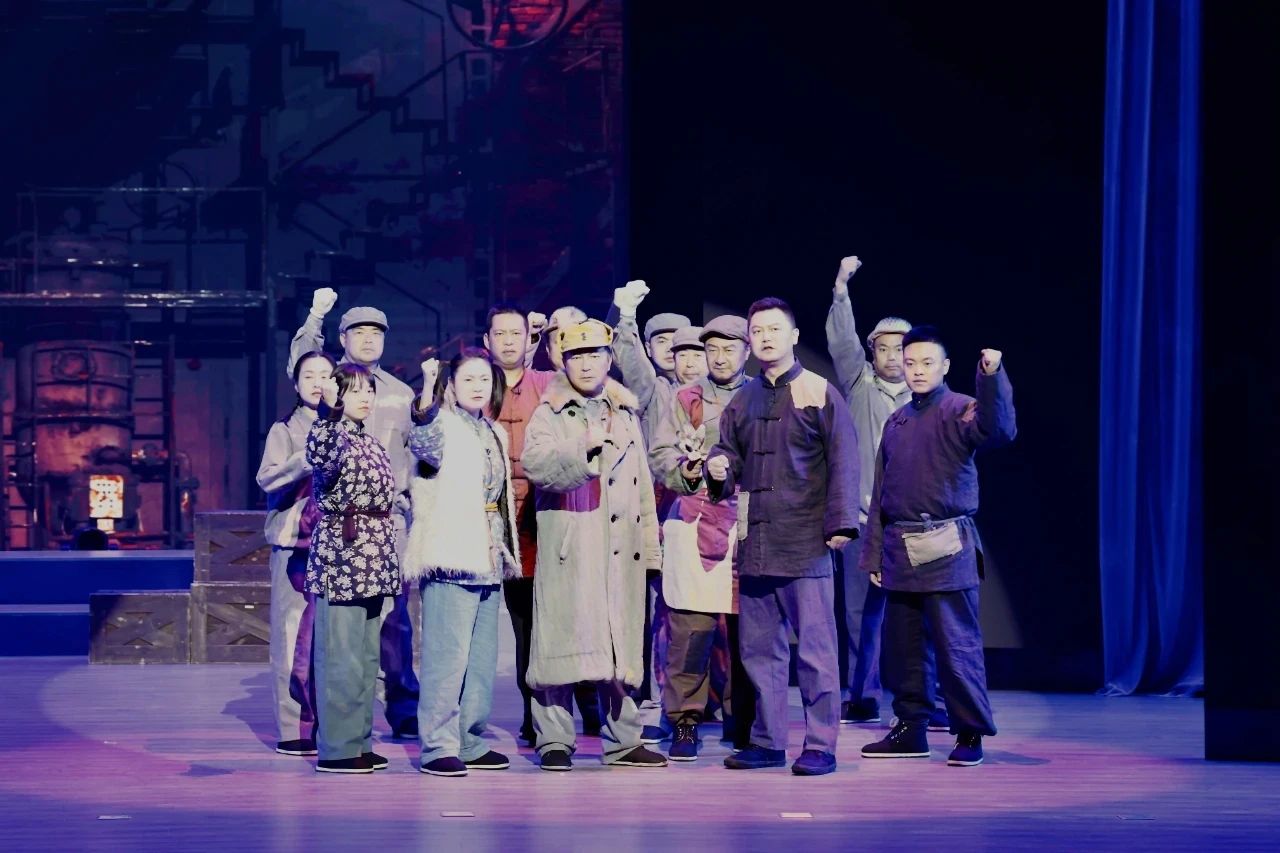 原創話劇《燃燒的旋律·咱們工人有力量》在黑龍江寶清上演