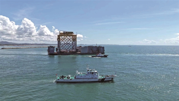 「龍宮號」安家廣東 為粵東最大支腿式重型海洋牧場平台